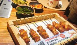 自助烧烤爆料视频播放,自制美食盛宴，视频播放引热议